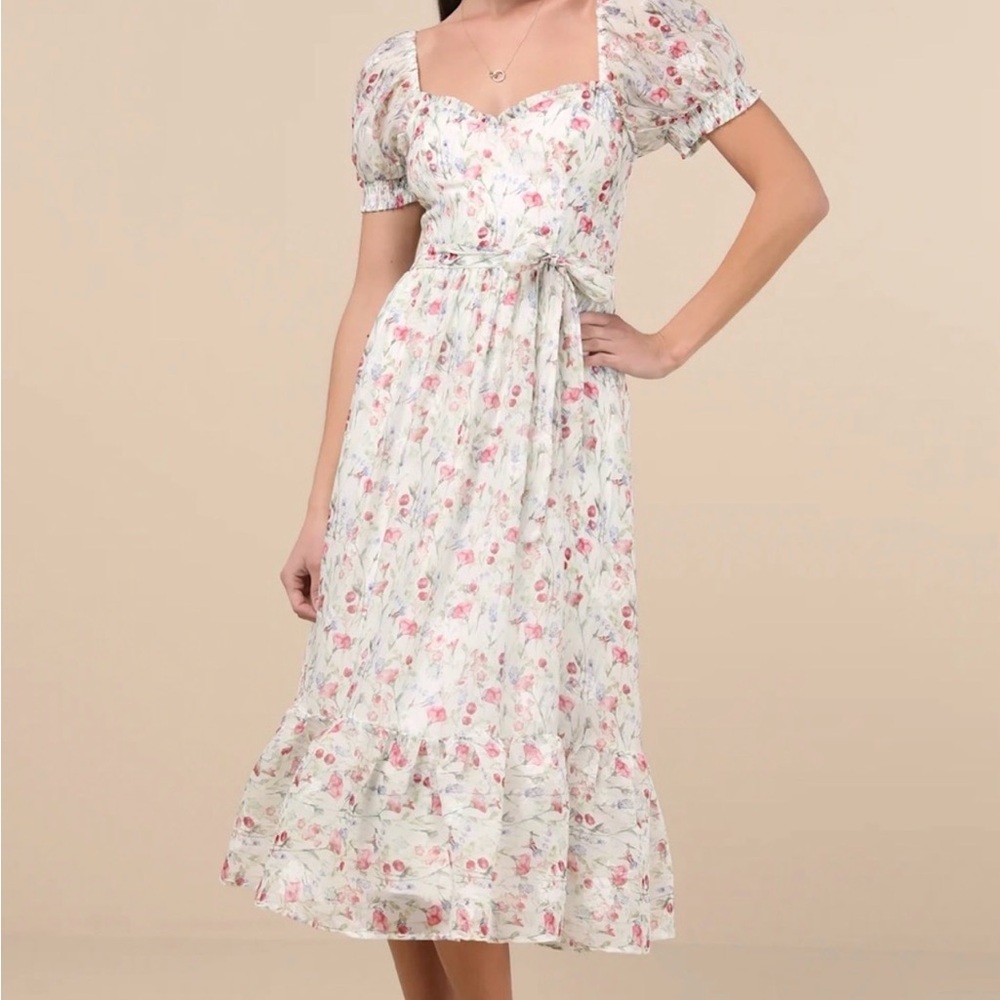 Lulus Galiena NWT size Small Ivory‎ Floral Tiered Puff Sleeve Midi Dress